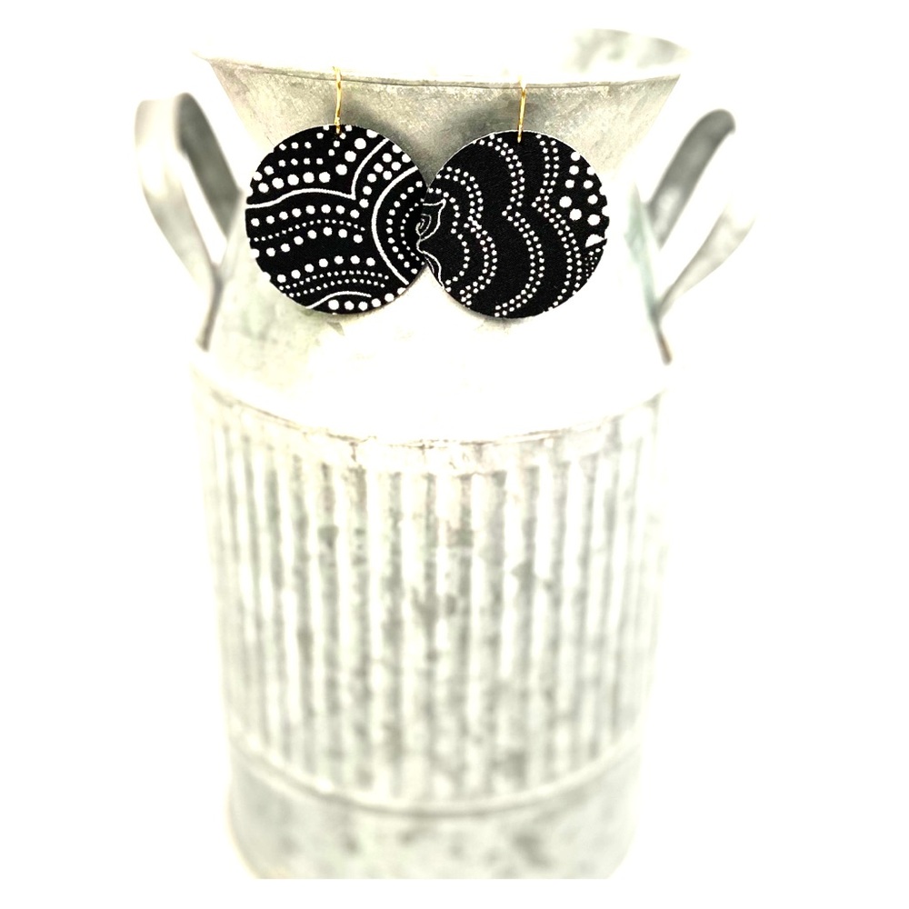 Circle Earrings Black/White Pattern